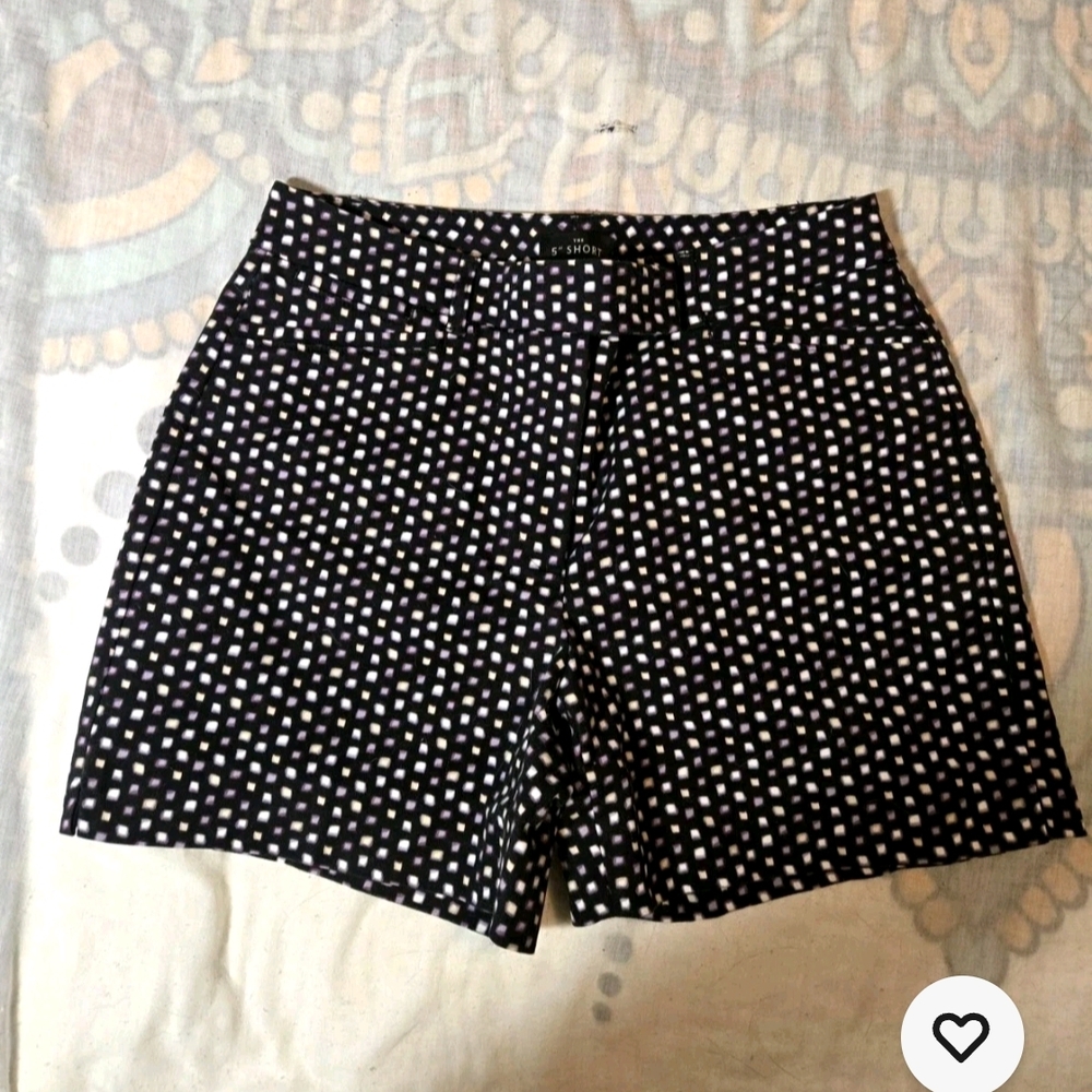White House Black Market Black Shorts With Purple, White, Beige. NWOT Sz 4